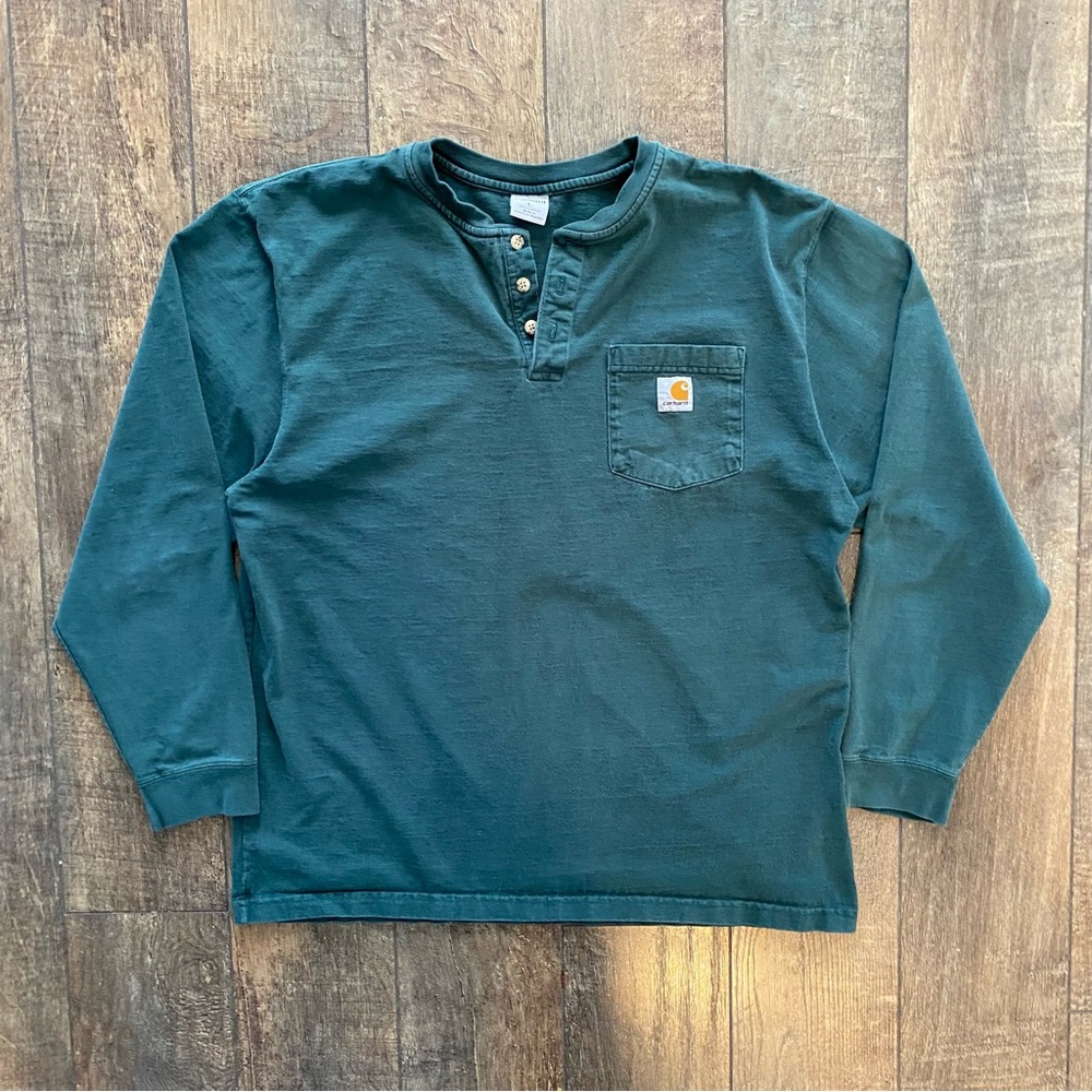 vintage carhartt long sleeve henley tee in forest green